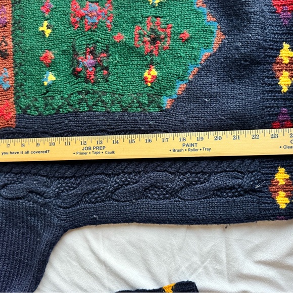 VINTAGE Club Room Knitted by Hand Blue Sweater Men Medium Knit Crest 100% Wool - Picture 9 of 9